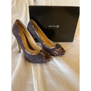 Fabulous vintage snake and suede peep toe pump. Boutique 9. BTBubbles. Size 8.